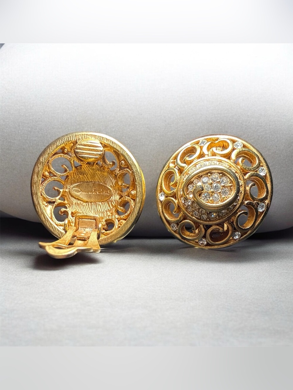 VTG Signed Oscar de la Renta Gold-Tone Pavé Crystal Swirl Logo Clip-On Earrings